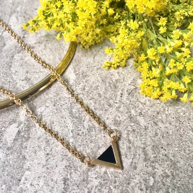 BLACK TRIANGLE MULTI LAYER SHORT CHOKER NECKLACE