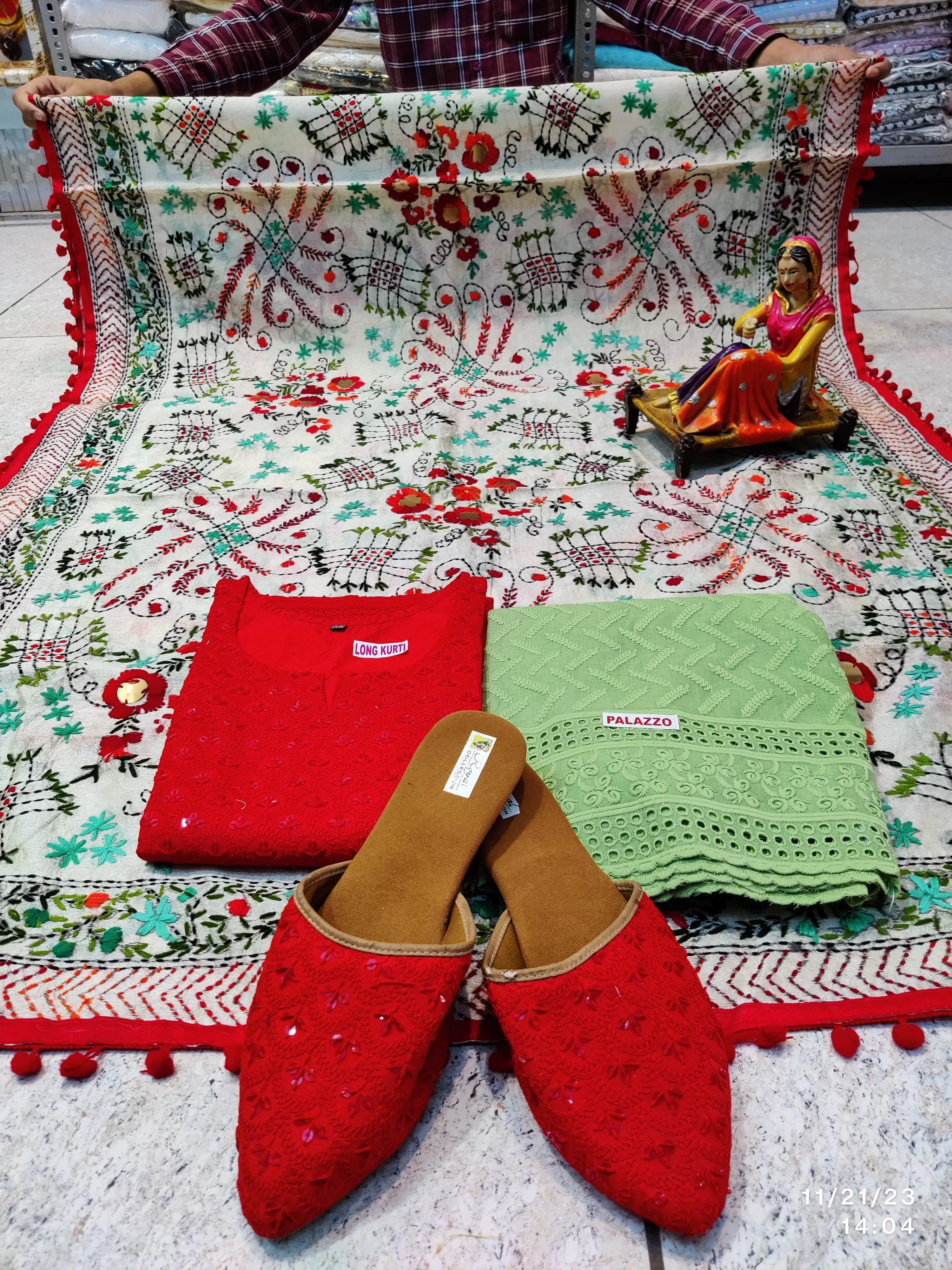 Bright Red and Mint Green Ensemble 4 Pc With Jutti