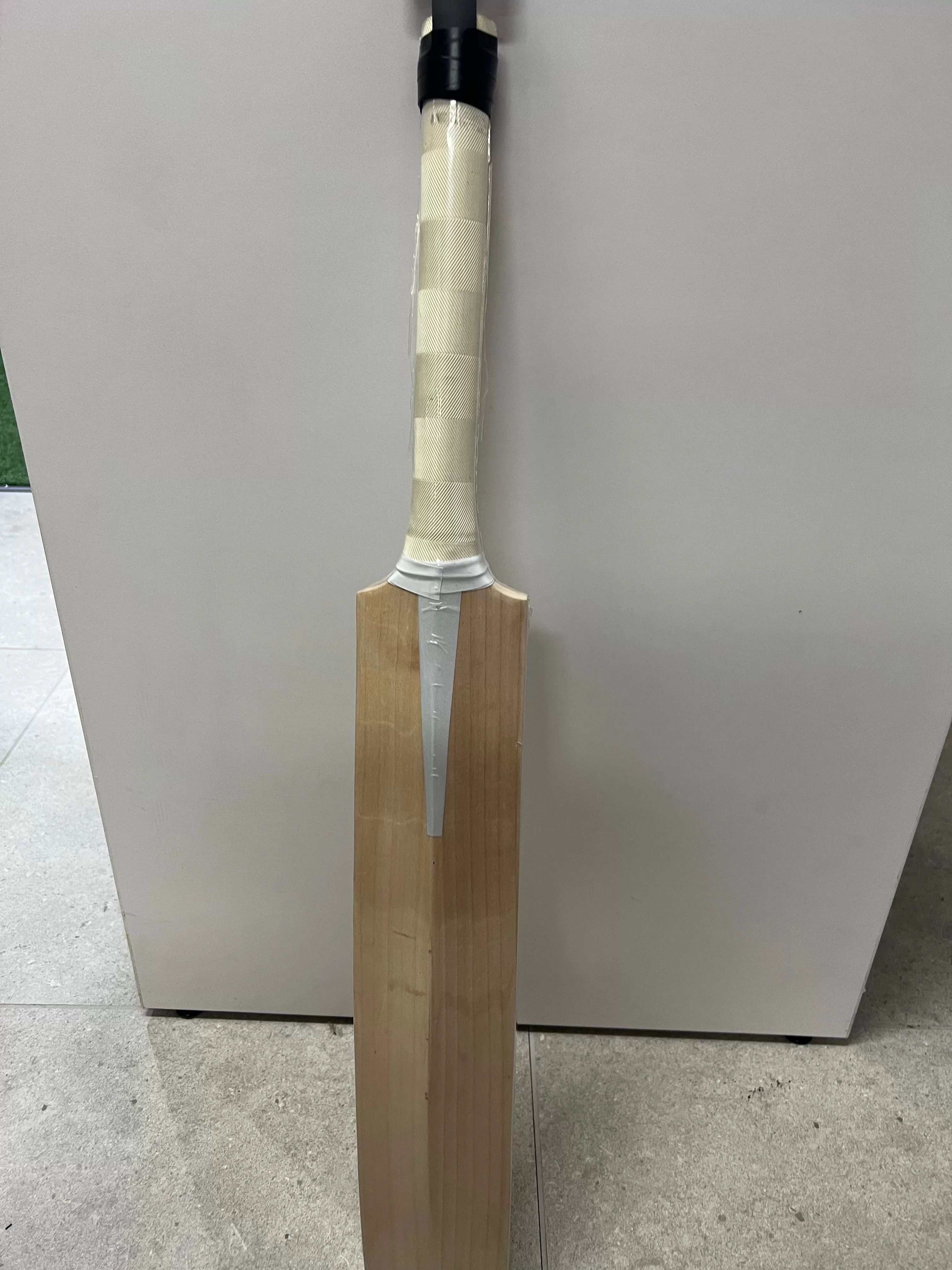 Hitman 45 Players Edition Junior Cricket Bats