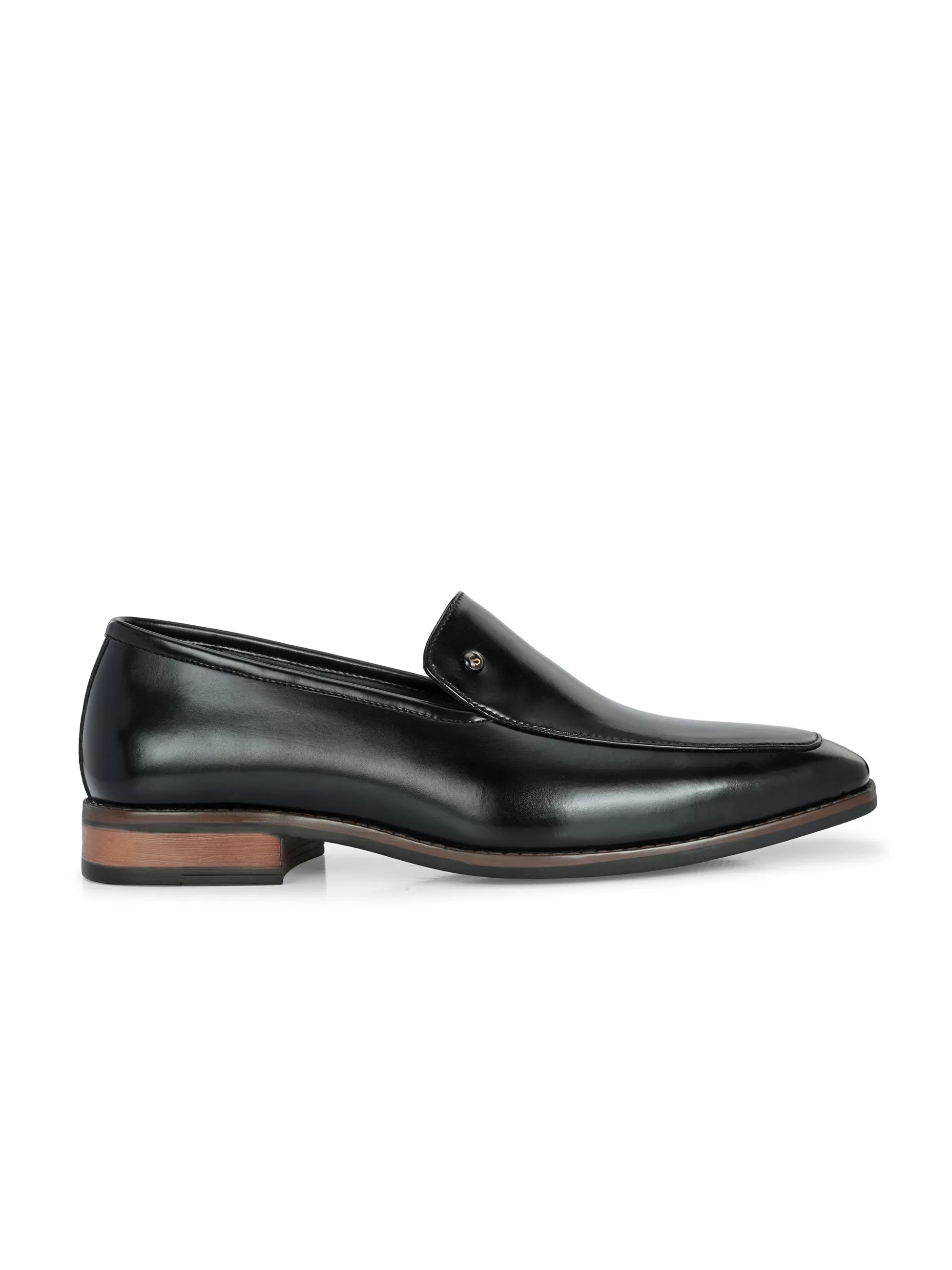 Riverie Black Solid Slip-Ons