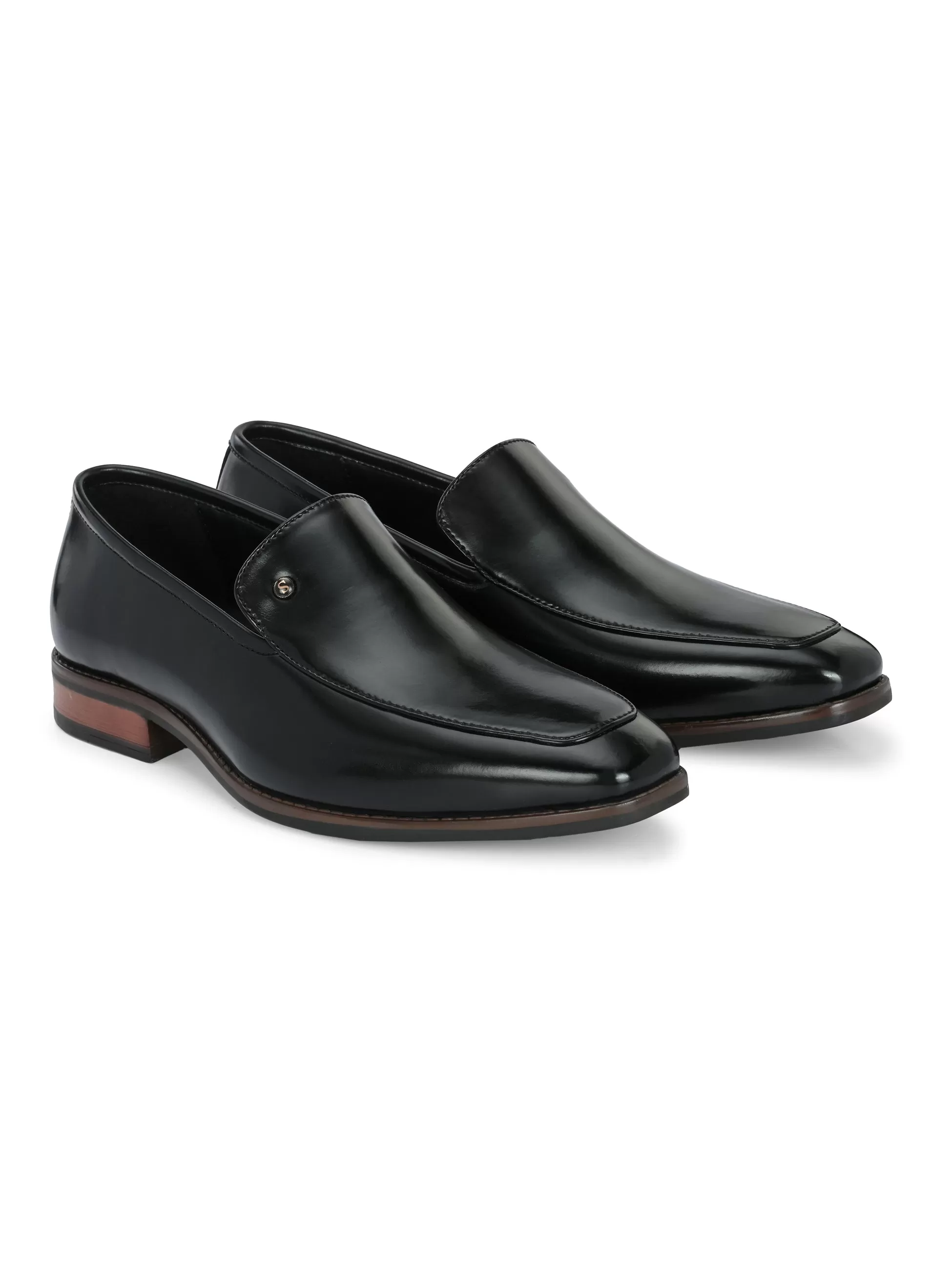 Riverie Black Solid Slip-Ons