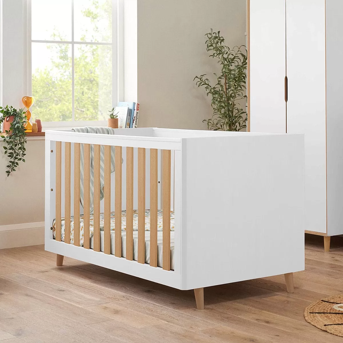 Tutti Bambini Fika Cot Bed - White/Light Oak