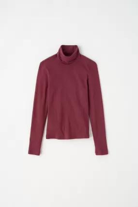 Women's Fitted Turtleneck in Burgundy